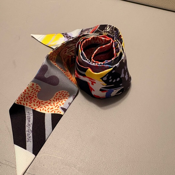 Colorful Patterned Twilly Scarf - Multicolor - Picture 7 of 11